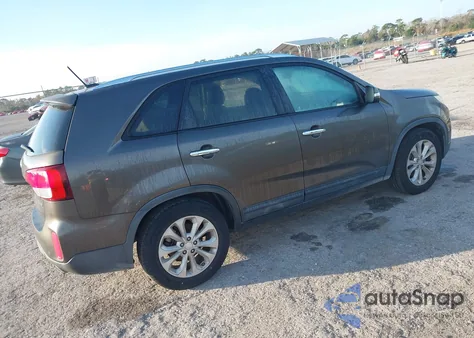 2015 Kia Sorento Ex V6 z USA, uszkodzony, nr VIN 5XYKU4A70FG600357
